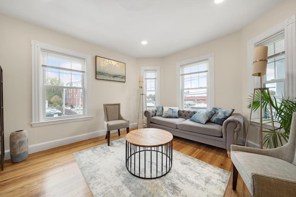 5Br 2Bh Bright & Spacious Apt In Brighton Boston Habitación foto